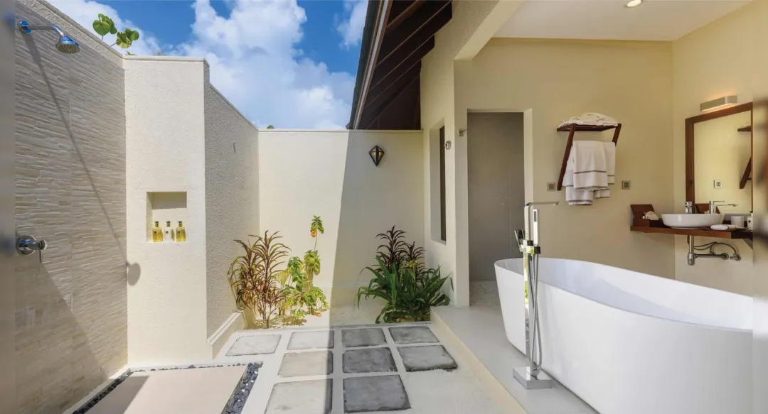 Beach Villa with Pool - Bathroom