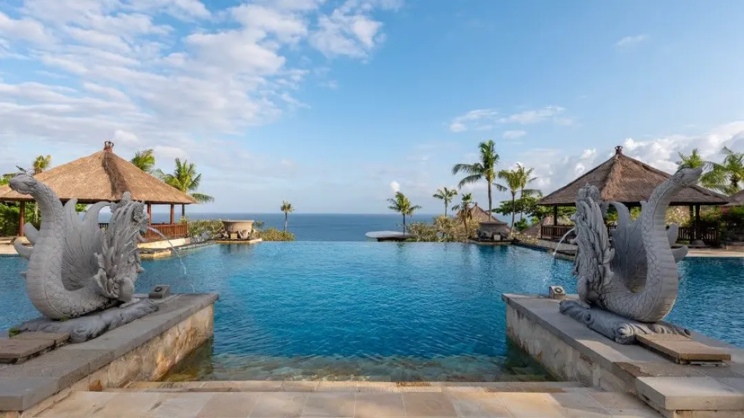 Ayana Resort and Spa Bali - Main Pool with Sea View