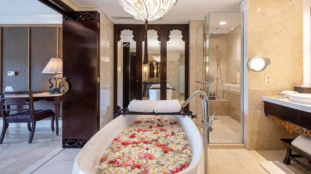 Ocean View Suite - Bathroom