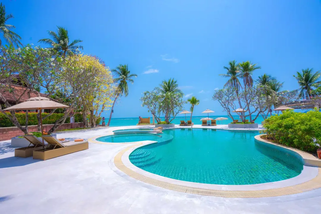 Chaweng Regent Beach Resort - Pool with Sea View