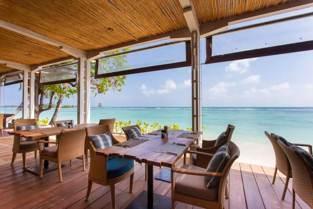 Chaweng Regent Beach Resort - Resturant with Beach View