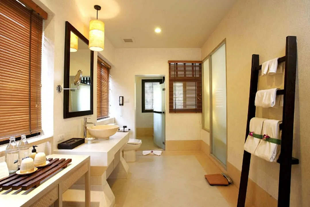 Brand Deluxe - Bathroom