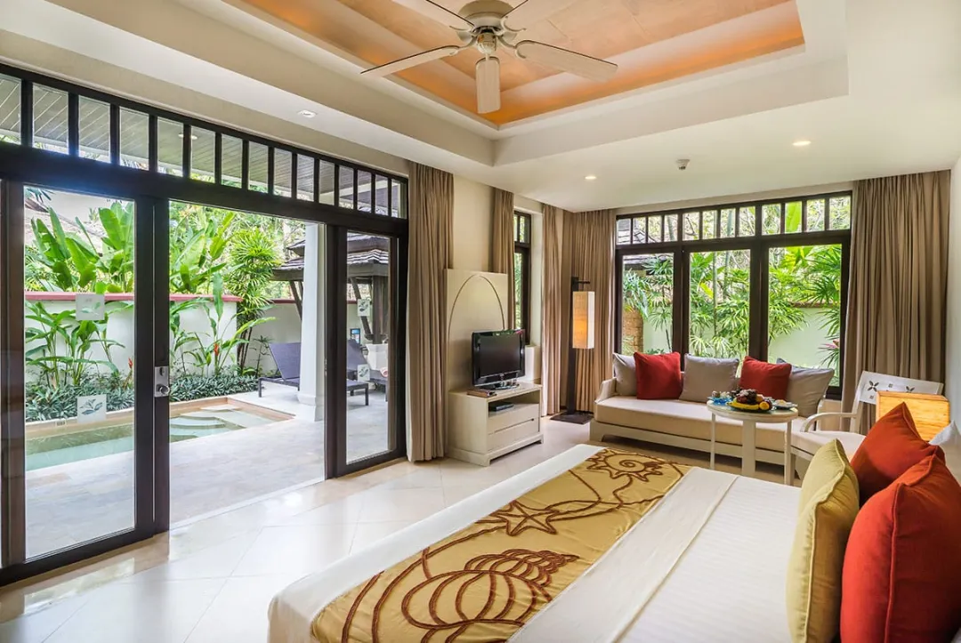 Private Garden Pool - Bedroom