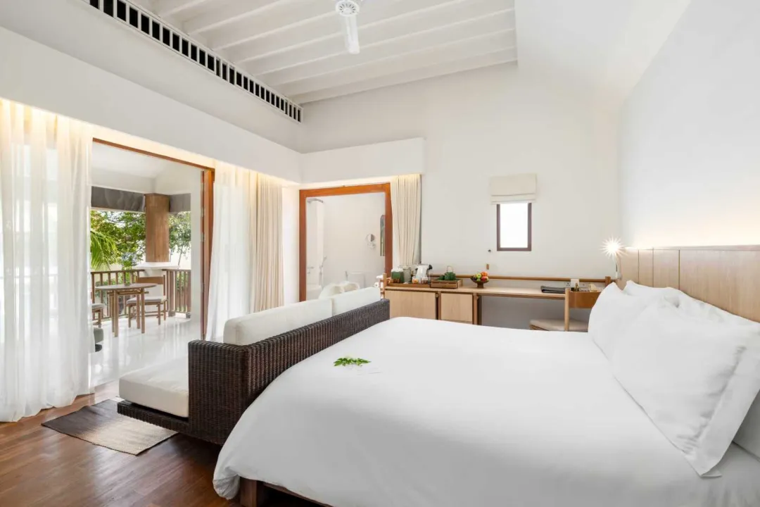 Deluxe Balcony - Bedroom