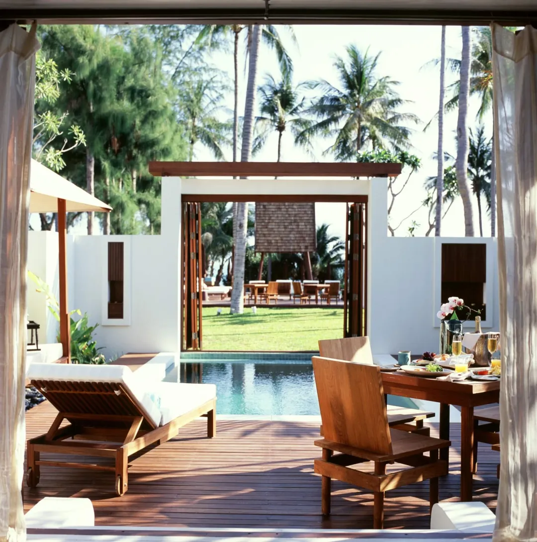One Bedroom Pool Villa Suite - Pool with Lounge