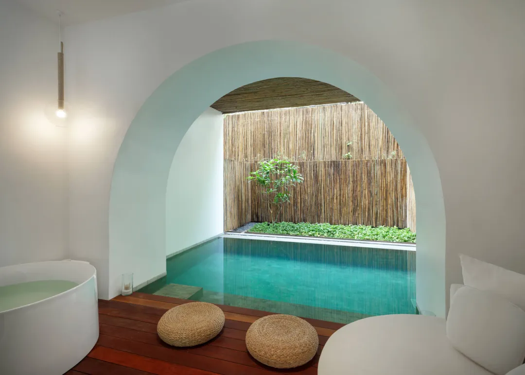 Ocean Front Garden Pool Suite - Pool View