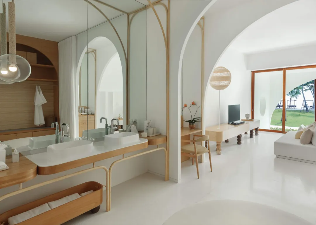 Ocean Front Garden Pool Suite - Bathroom