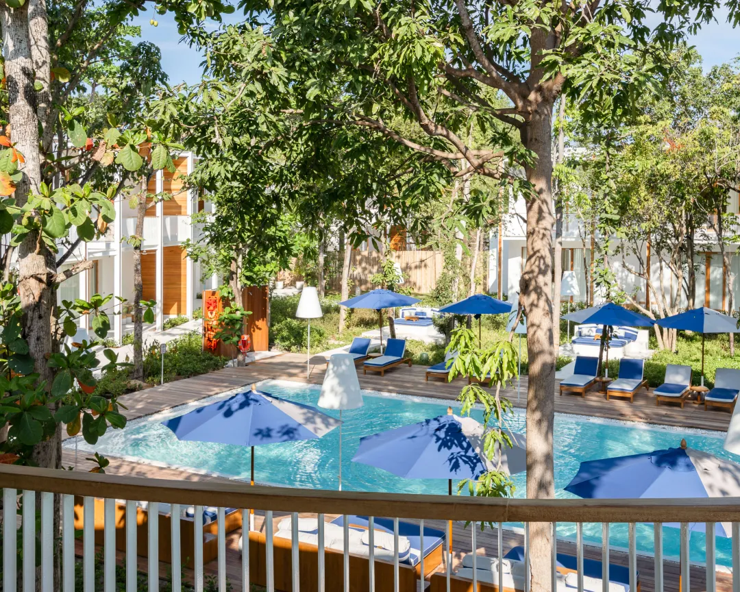 Garden Two Bedroom Family and Friends Suite - Pool Lounge