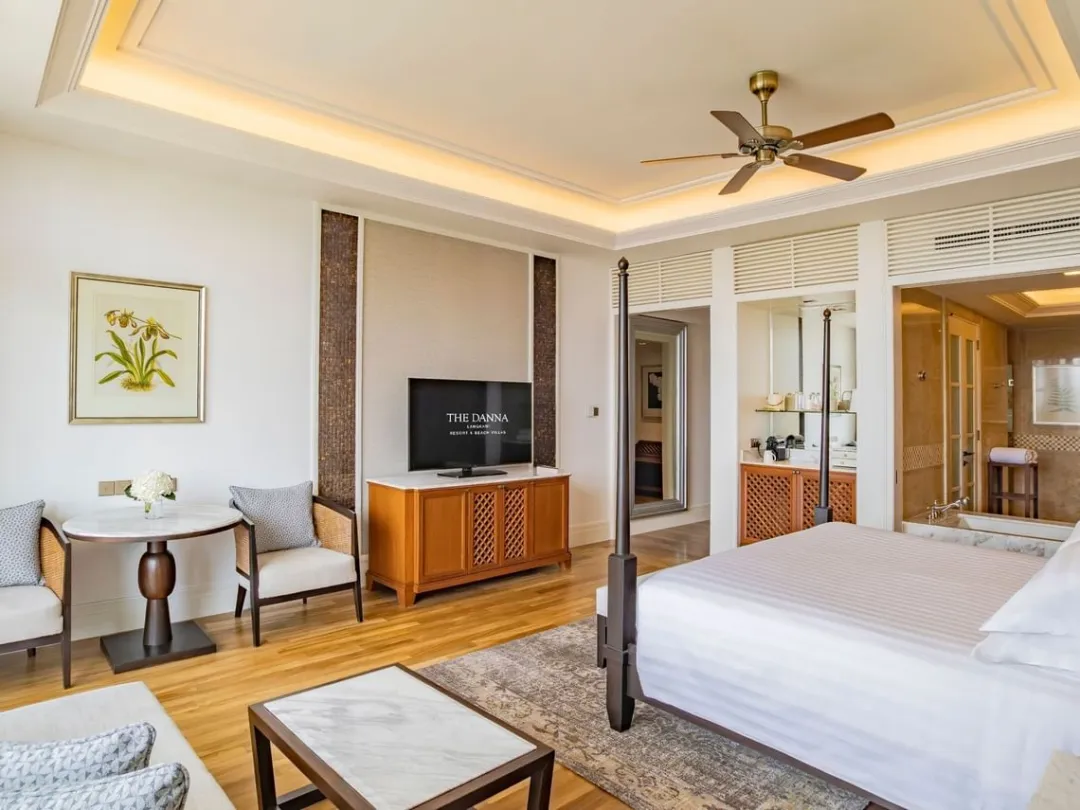 Viceroy Seaview room -King Bedroom