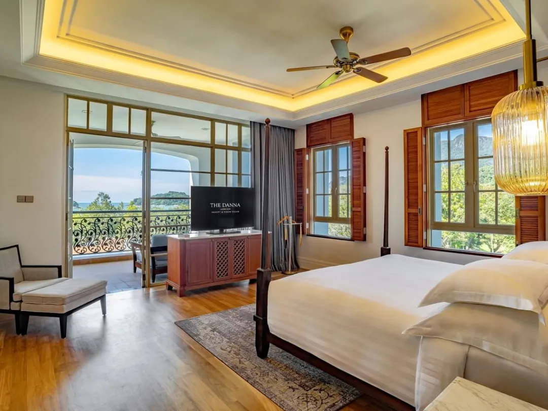 Countess Sea View Suite - Bedroom