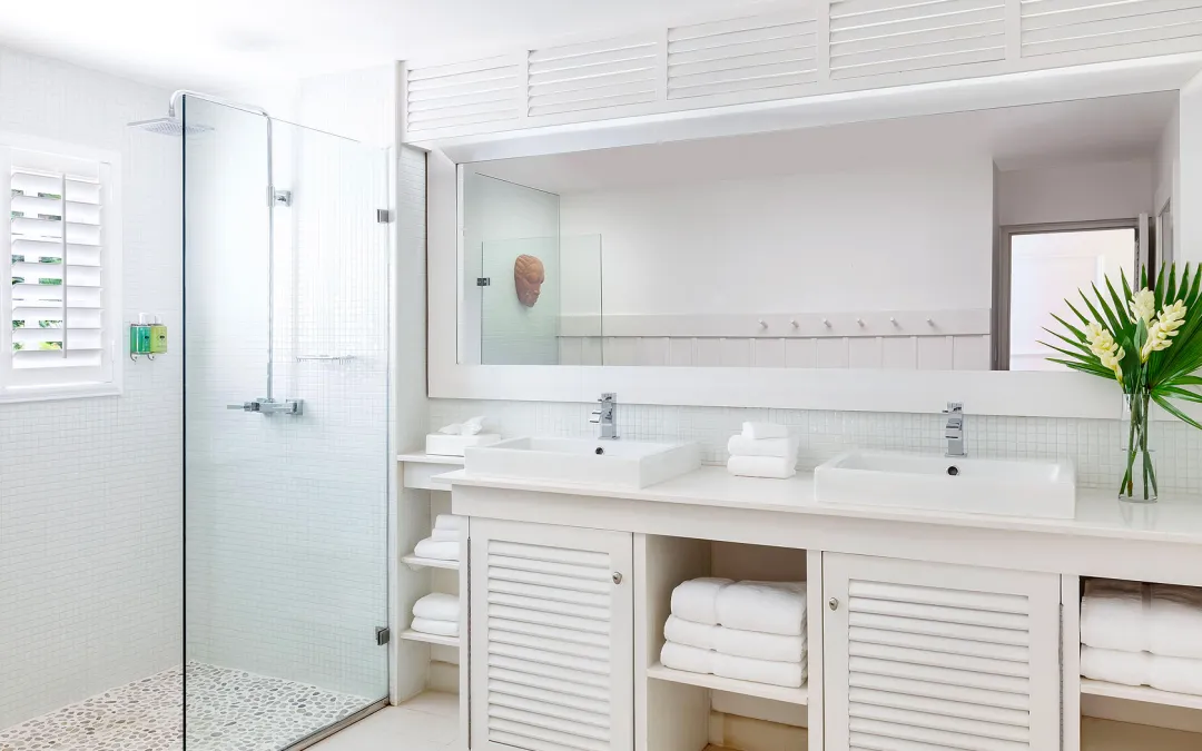 Beachfront Suites - Bathroom