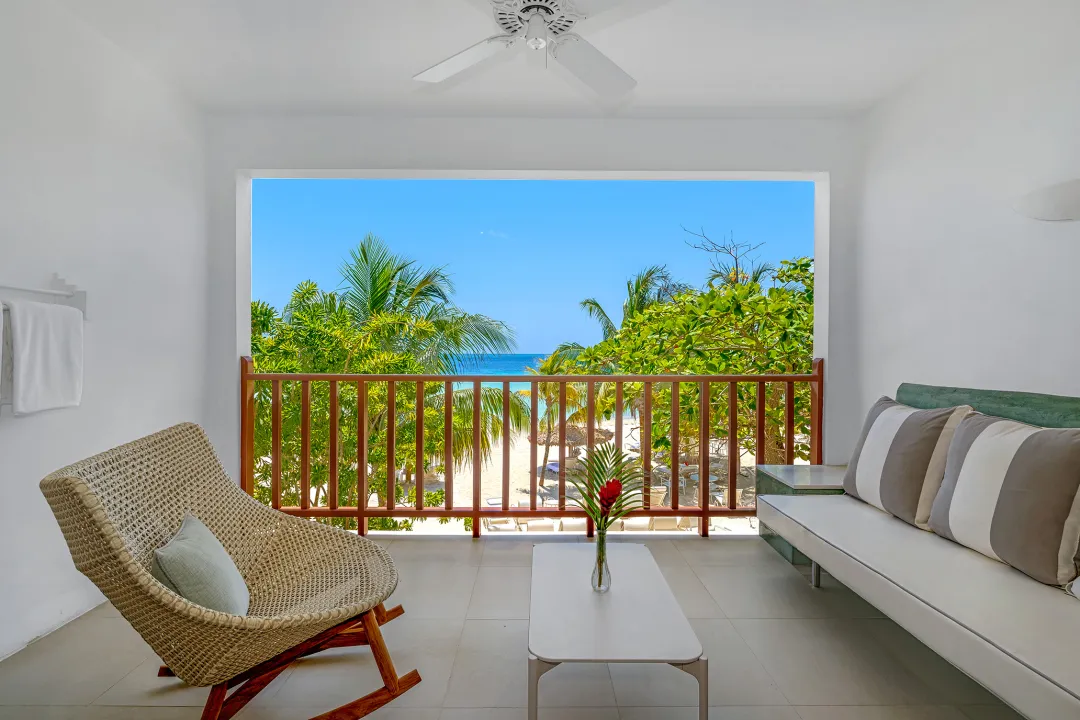 Beachfront Verandah Suites - Balcony with Sea View