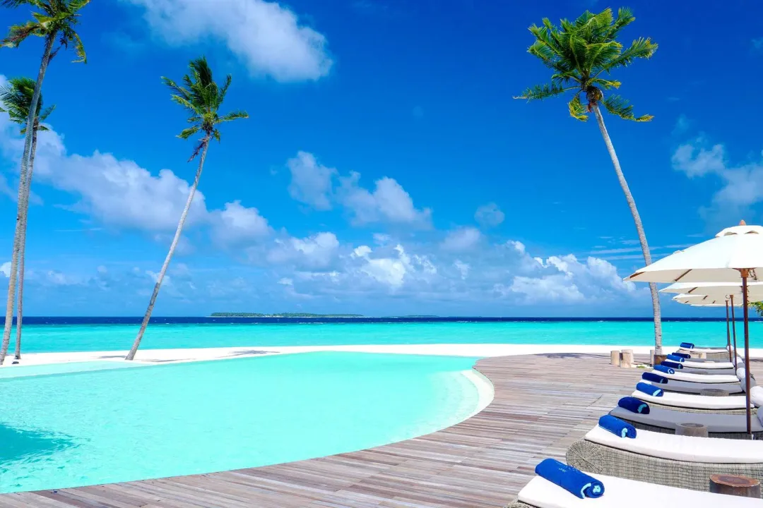 Baglioni Maldives - Pool Lounge with Sea View