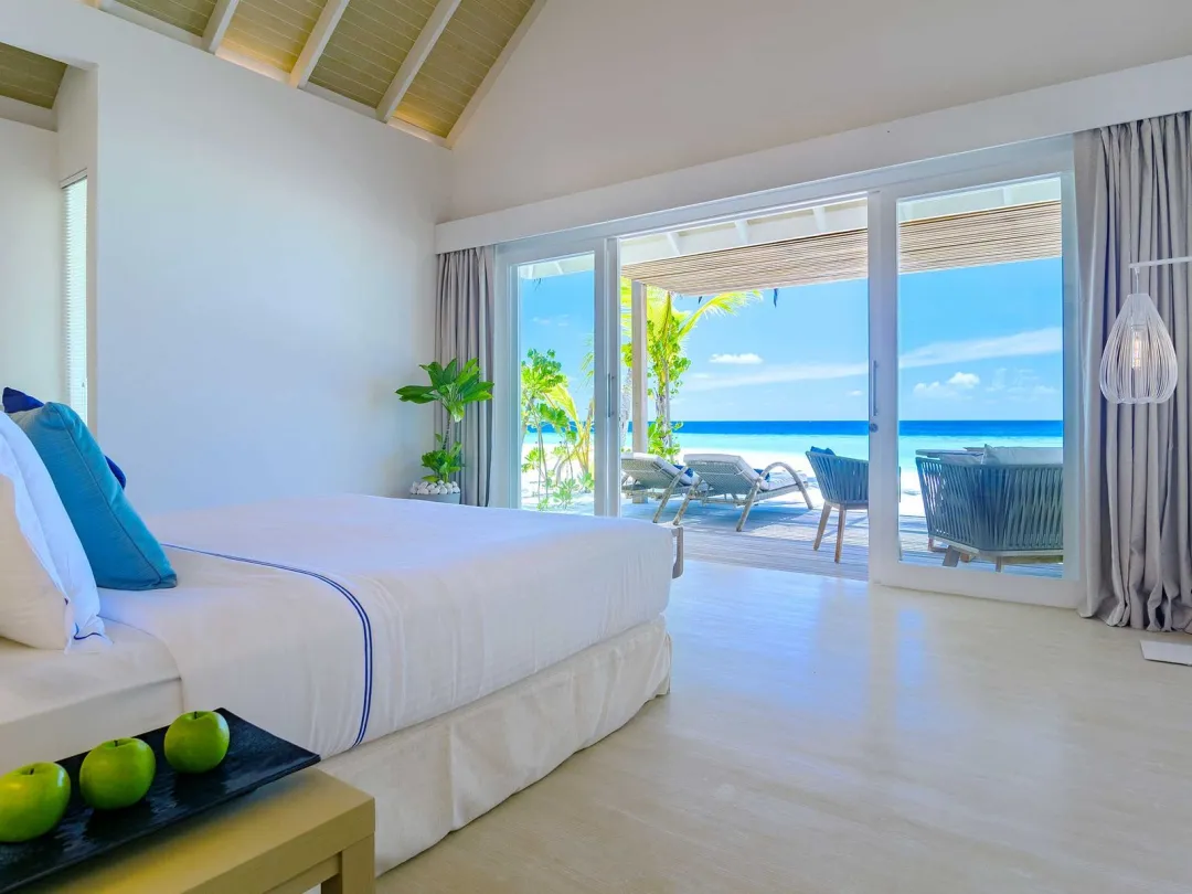 Beach Villa - Bedroom with Sea View