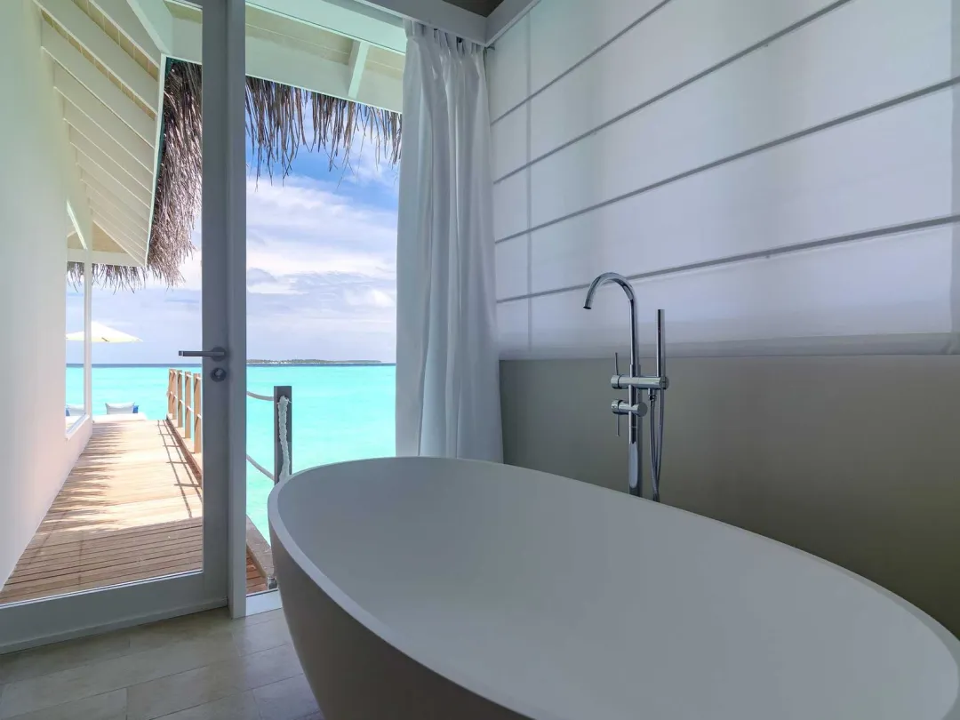 Sunset Water Villa - Bath tub View