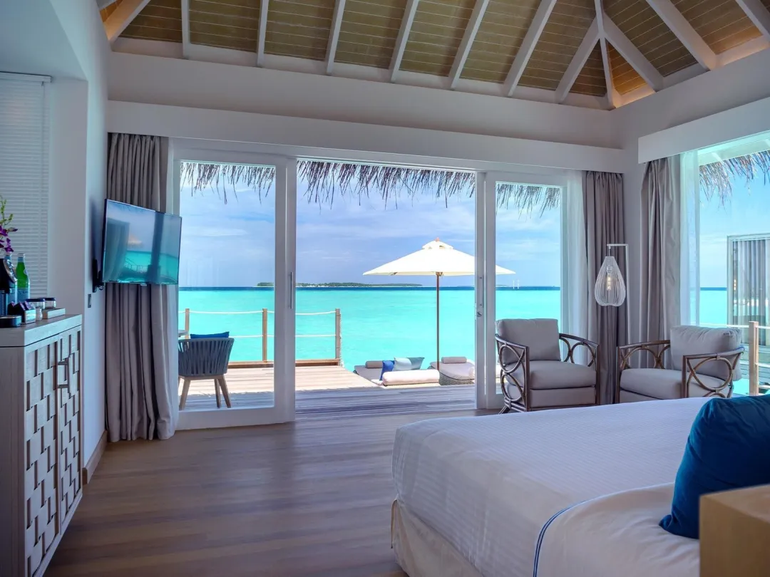 Sunset Water Villa - Bedroom with Sea View