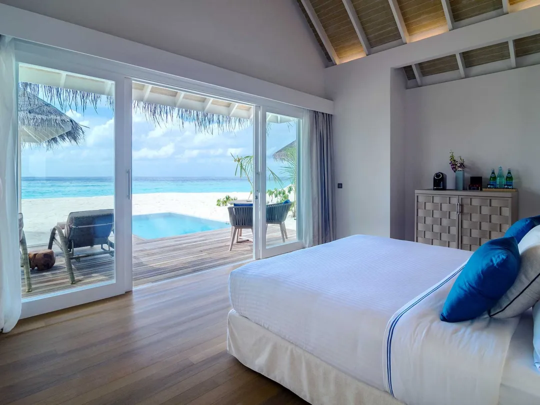 Deluxe Beach Villa with Pool - Bedroom