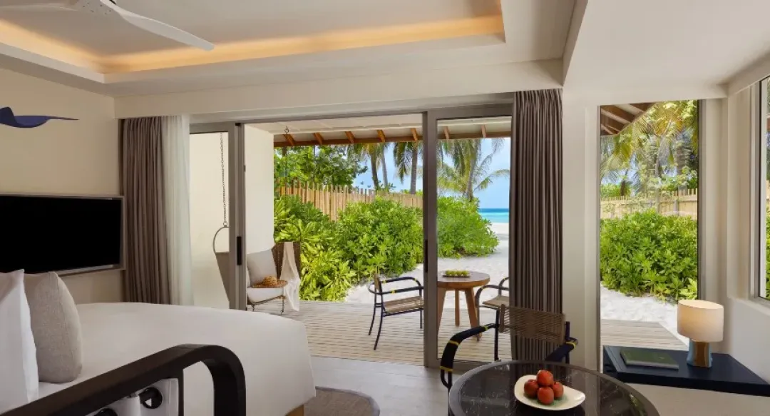 Beach Villa - Bedroom with Beach View