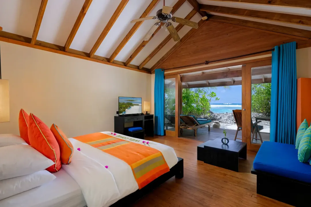 Sunrise Villa - Bedroom with Sea View