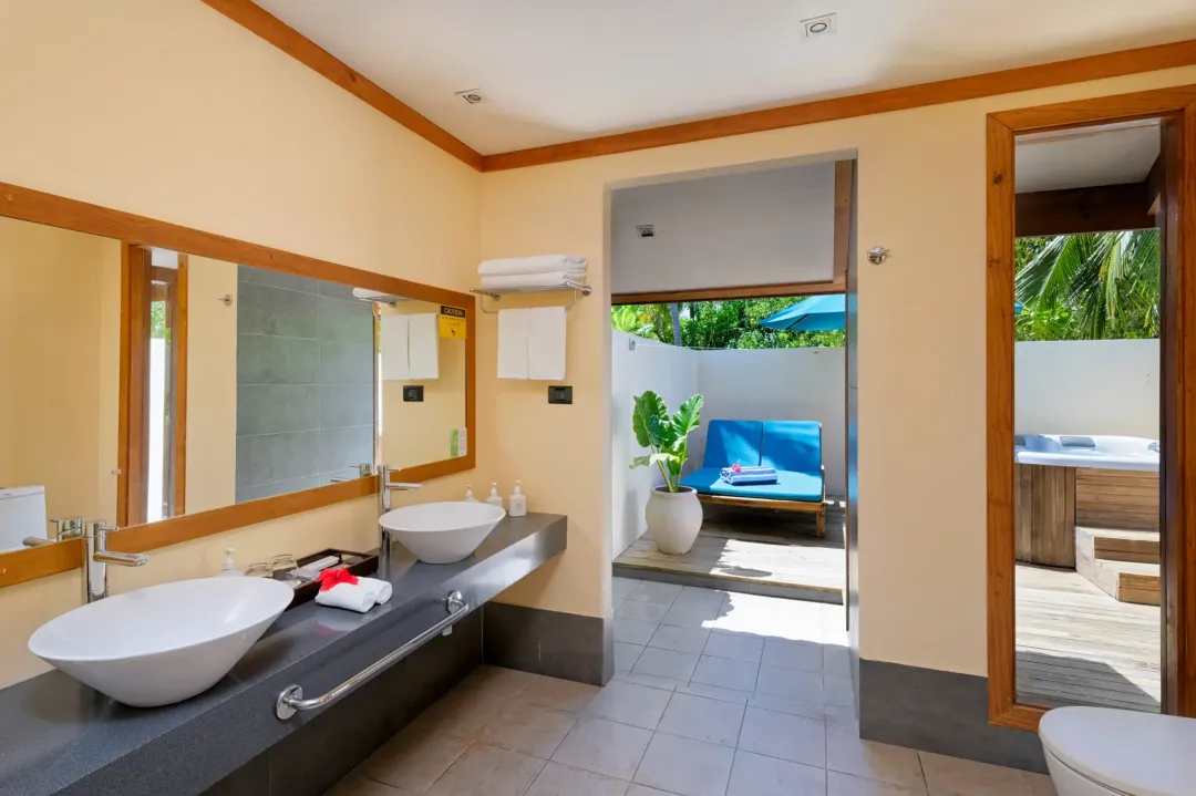 Premium Beach Villa with Whirlpool - Bathroom