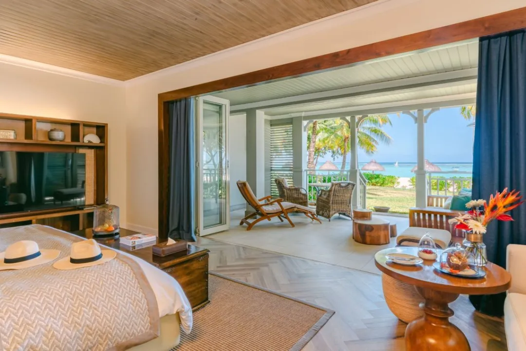 St. Regis Le Morne - Heritage Beach Junio Suite - Bedroom with View