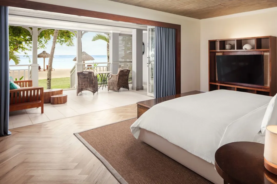 St. Regis Le Morne - Heritage Beach Junio Suite - Bedroom