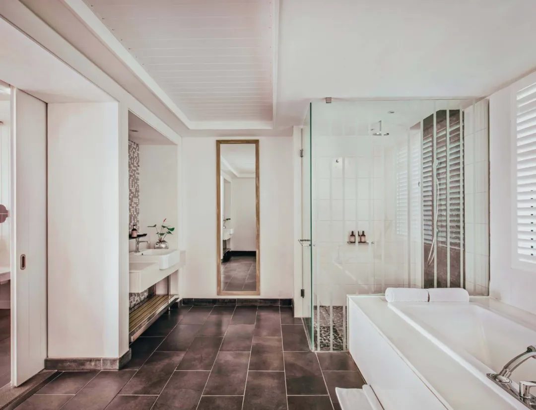 Long Beach Suite - Bathroom