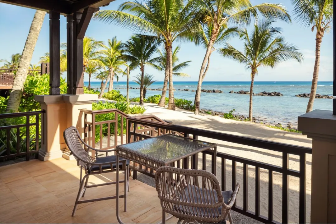 Heavenly Junior Suite King - Terrace Seating with Sea View