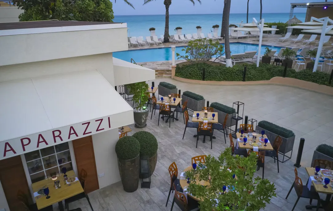 Paparazzi Bar and Lounge Resturant