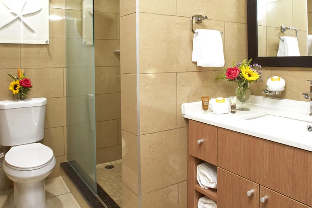 Pool View Studio Suite - Bathroom