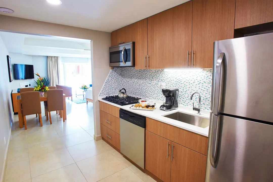 Pool View Studio Suite - Dining Aeria