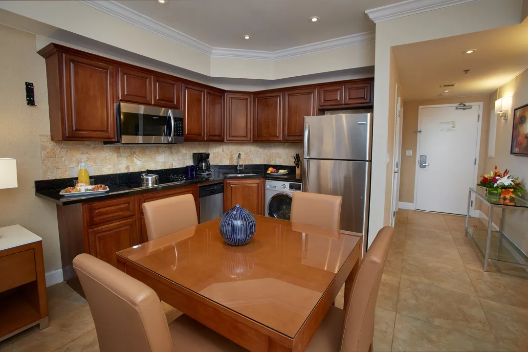 Beach Tower Studio Suite - Dining Aeria
