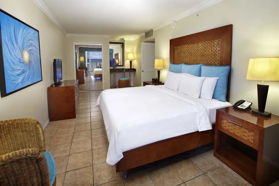 Phoenix One Bedroom Suite - Bedroom