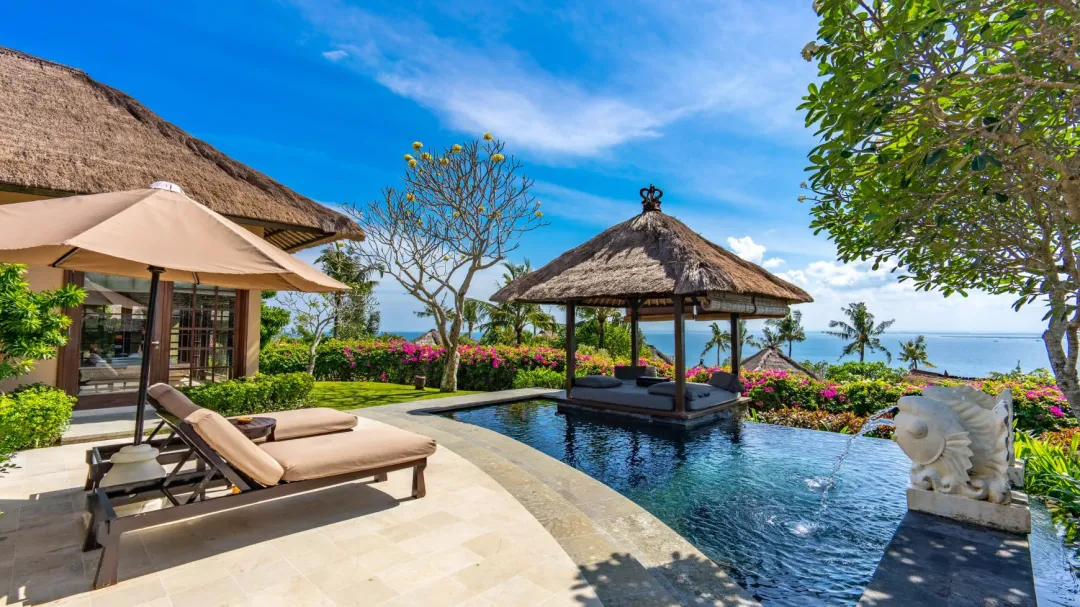 AYANA Villas Balli - Pool with Sea View