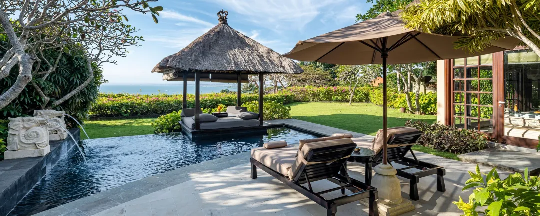 One Bedroom Ocean View Cliff Villa - Pool Cabana