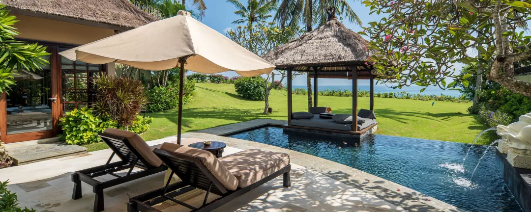 One Bedroom Ocean Front Cliff Villa - Pool Lounge