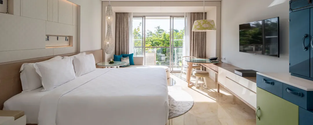 Wana Resort View Room - King Bedroom