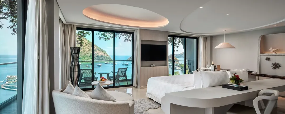 Ocean View Suite - Bedroom with Ocean View