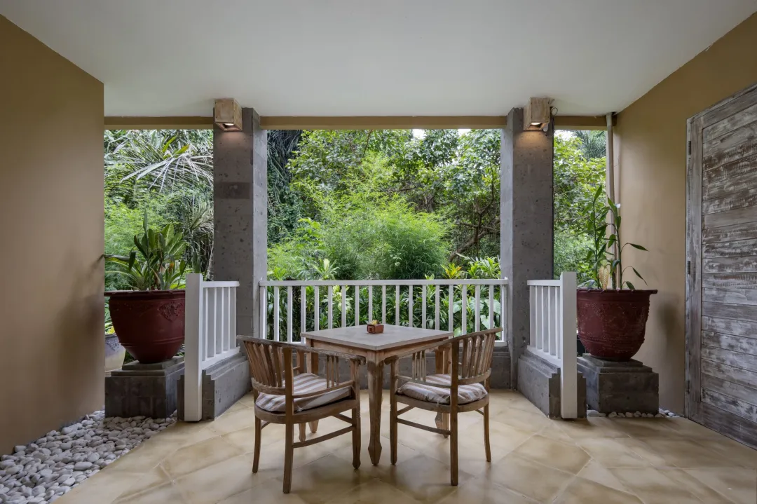 Lanai Room - Terrace with Garden View