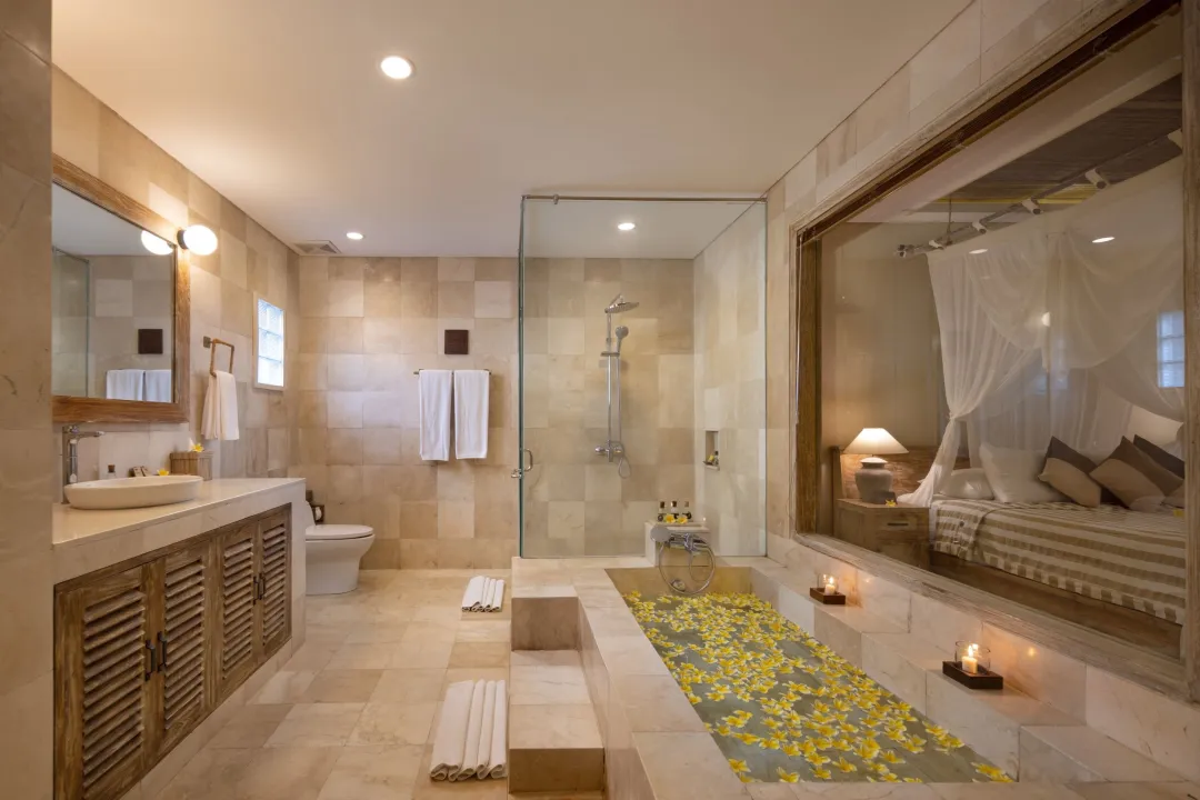 Lanai Room - Bathroom