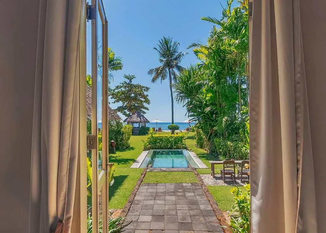 Bhagavat Gita Beachfront Pool Villa - Pool with Sea View