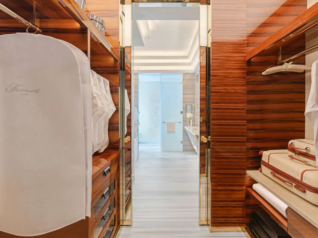 Fairmont Gold Room - Dressing Aeria