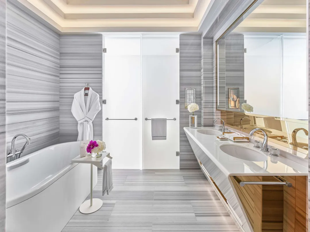 Fairmont Gold Room - Bathroom