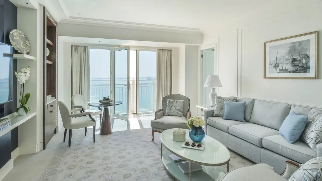 Executive Sea View Suite - Living Room