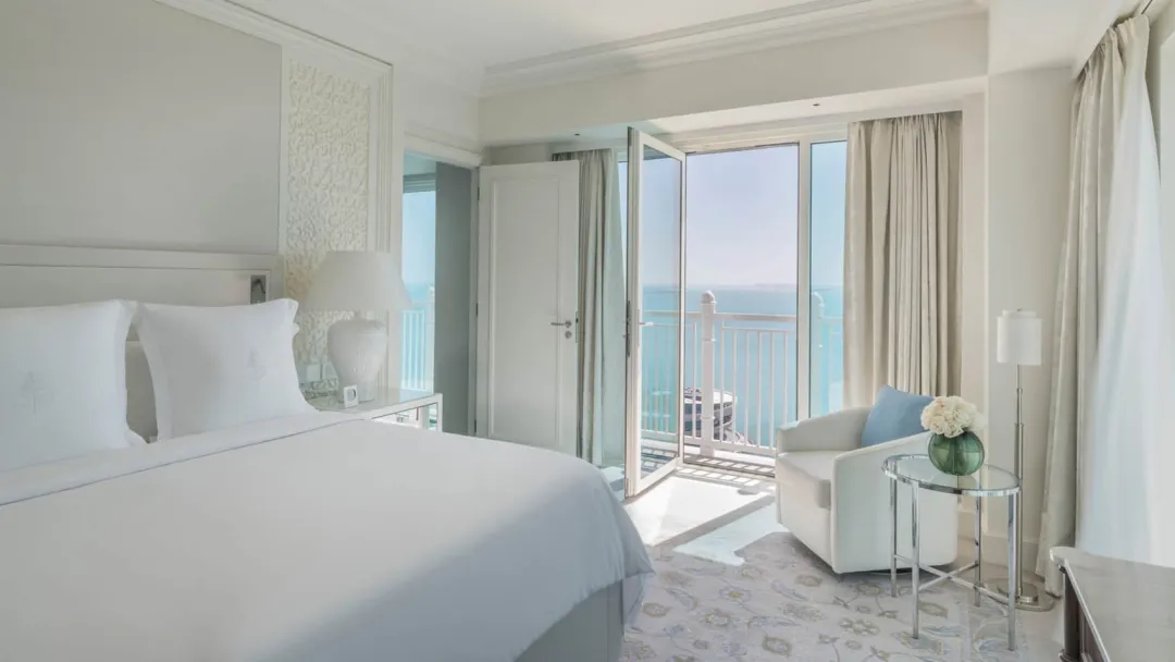 Executive Sea View Suite - Bedroom