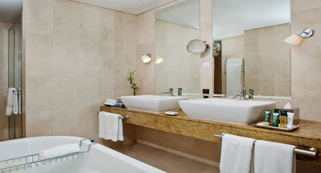 Two Bedrooms Sea View Suite - Bathroom