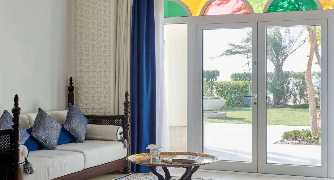 King Guest Room with Sea View - Seating Aeria