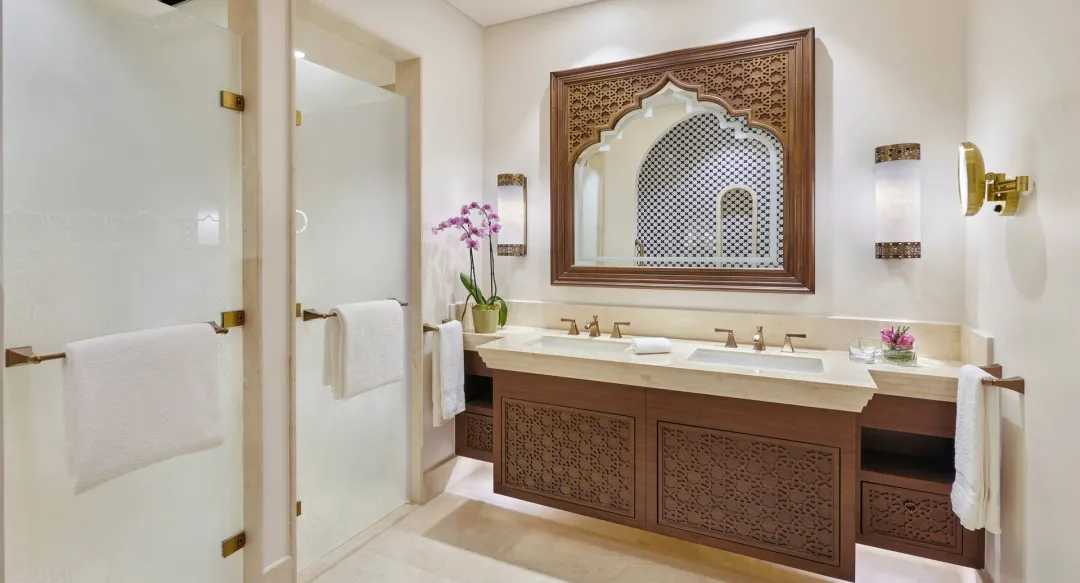 One Bedroom Suite with Sea View - Bathroom Aeria