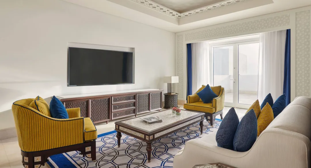 One Bedroom Suite with Sea View - Living Aeria