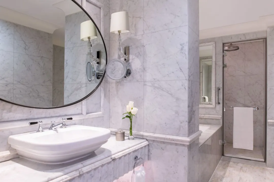 Junior Suite - Bathroom